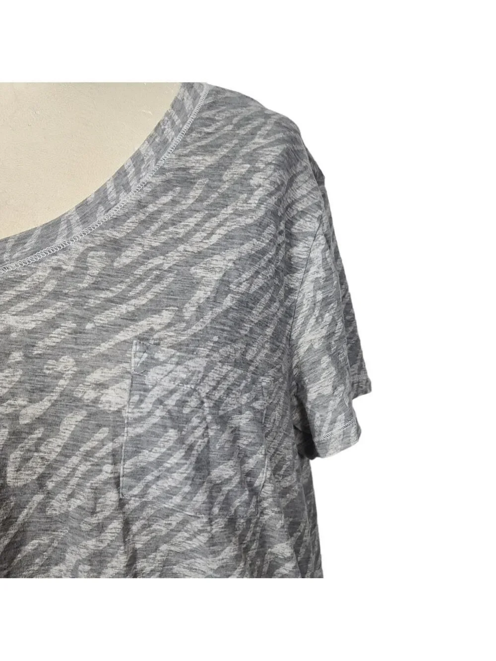 Splendid Gray Animal Zebra Print Pocket T Shirt L